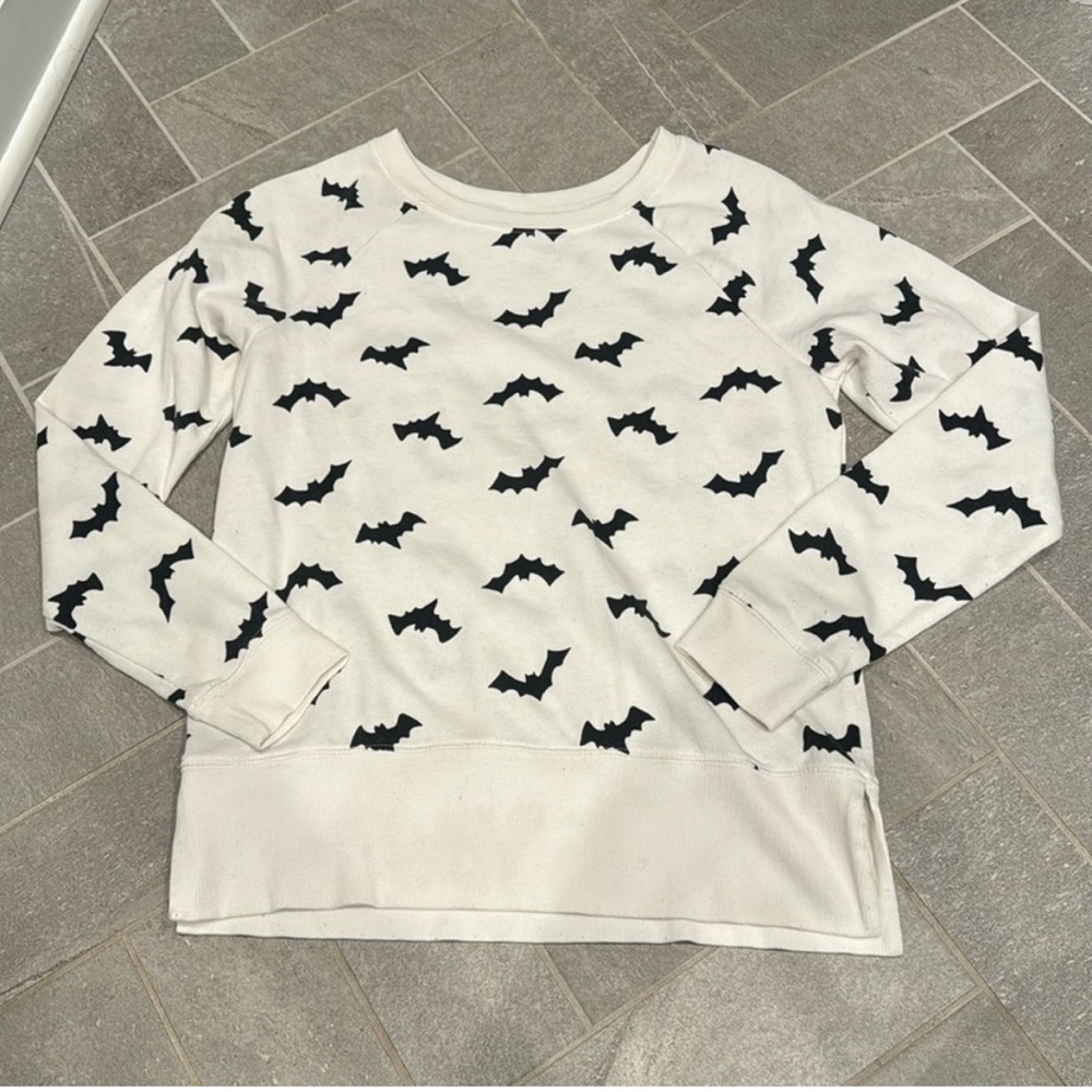 Bats! 🦇 White Grayson Threads Sweatshirt with Black Bat Print